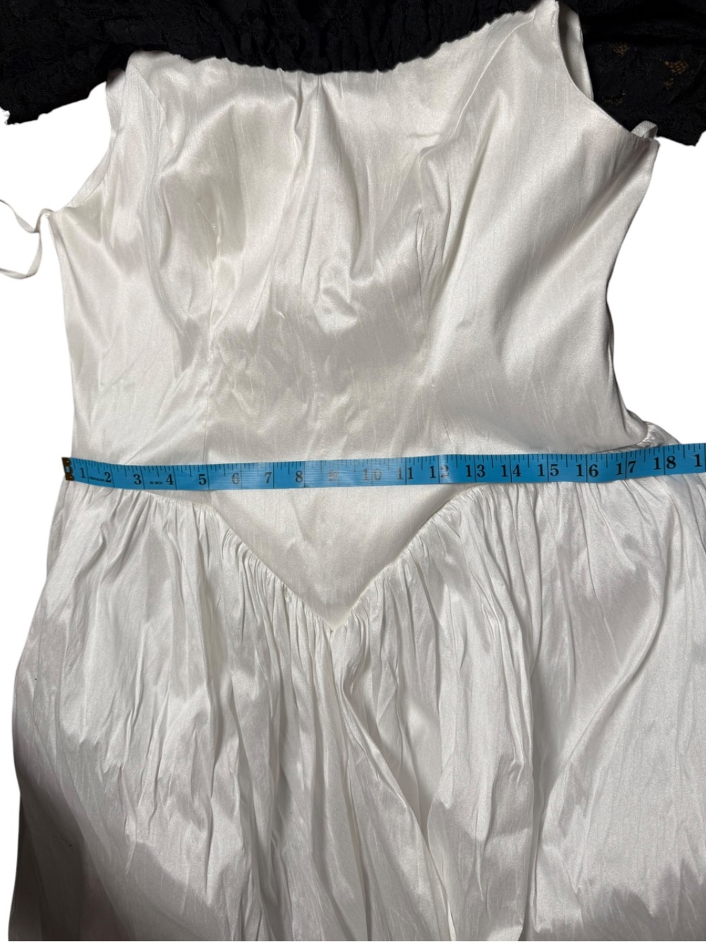 Recollections Victorian Ball Gown White Dupioni Silk Black Alençon Lace Large - Picture 14 of 15